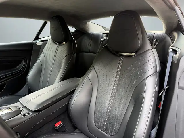 Aston Martin DB11 view 4