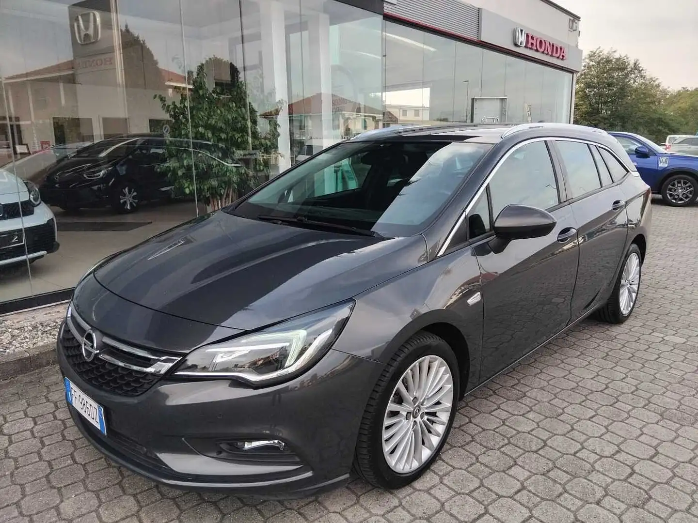 Opel Astra 5ª serie 1.6 CDTi 136CV Start&Stop Sports Tourer I Nero - 1