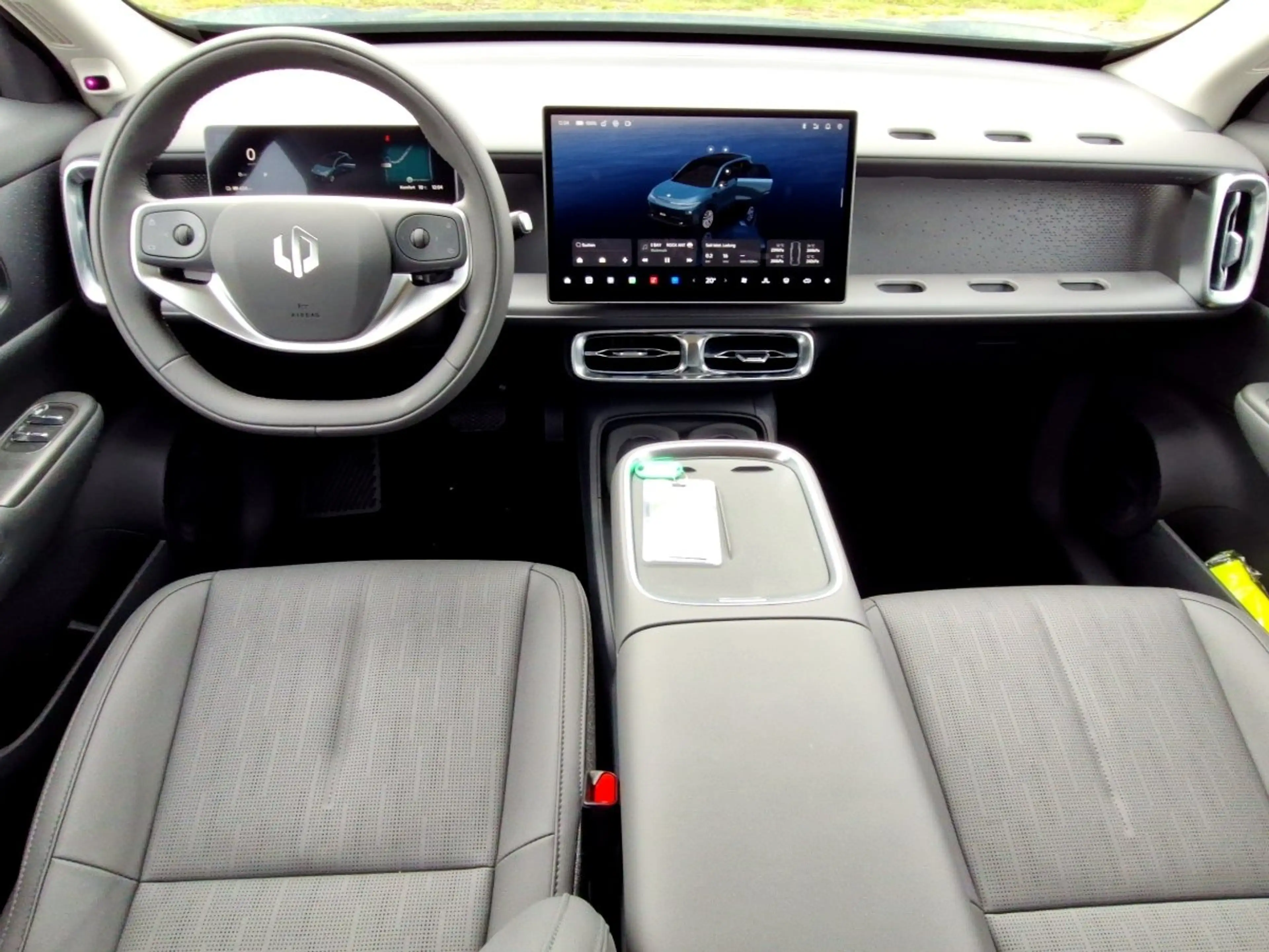 Leapmotor B10 Design Promax PANORAMAGLASDACH|KAMERA — photo 9