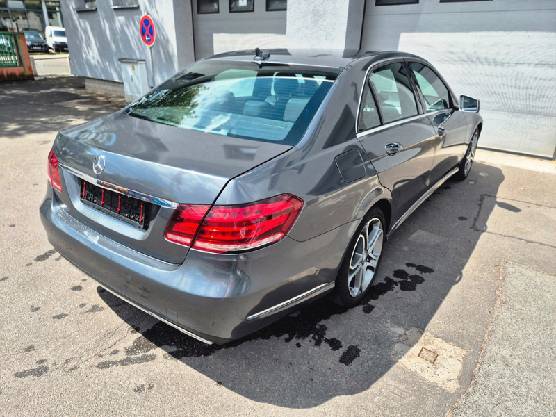 Mercedes-Benz E 220 E Limousine E 220 BlueTec — photo 11