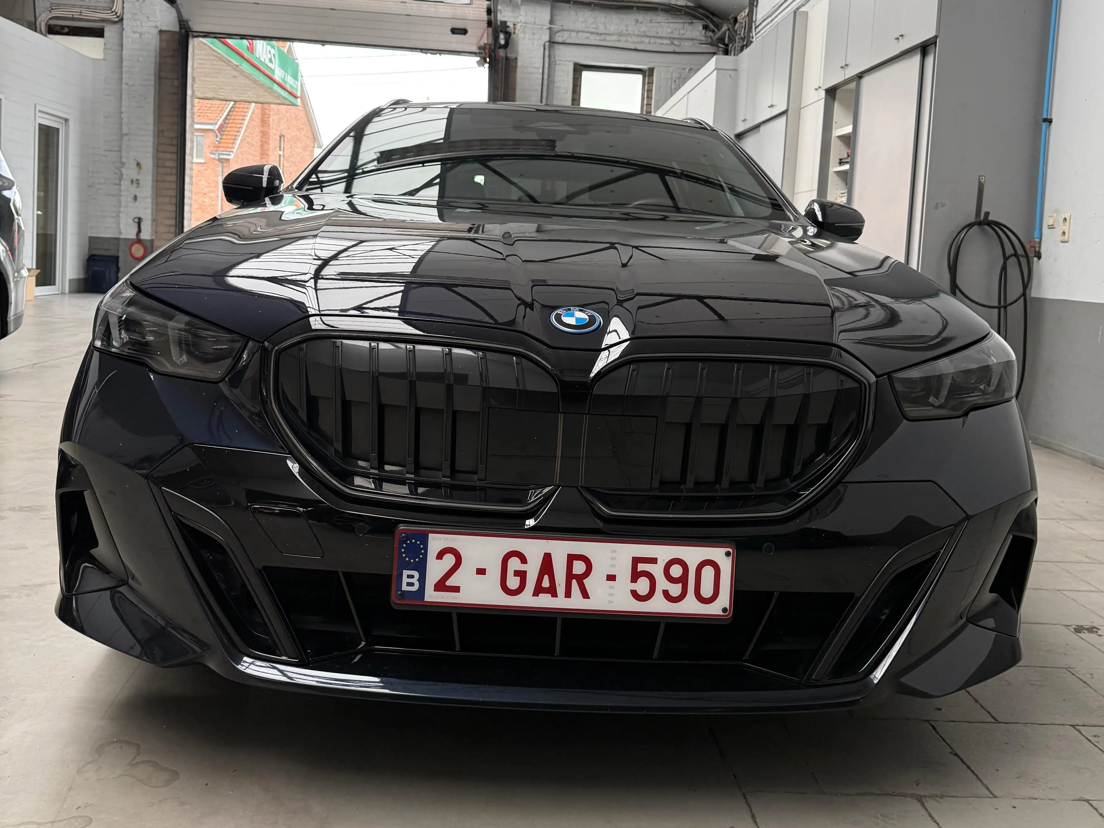 BMW 530 Touring 530eA PHEV (220 kW) — photo 3