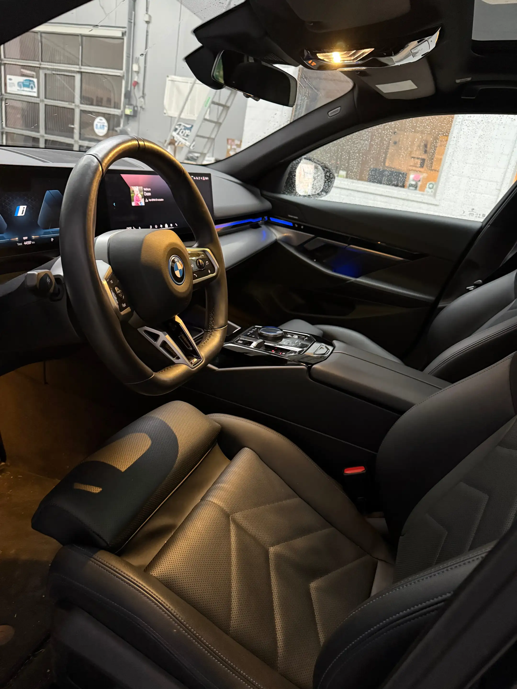 BMW 530 Touring 530eA PHEV (220 kW) — photo 7