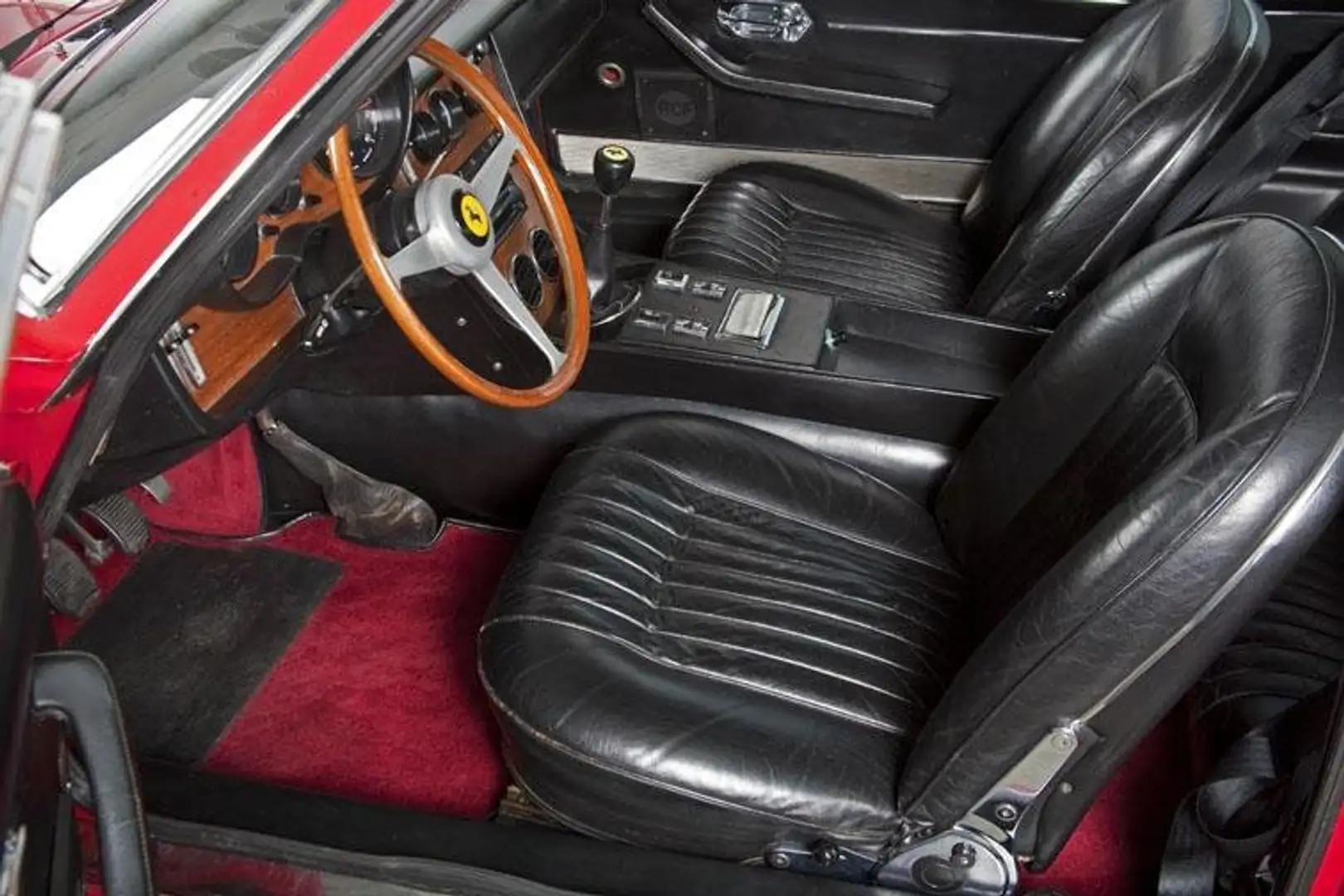 Ferrari 365 GT 2+2 Rojo - 2