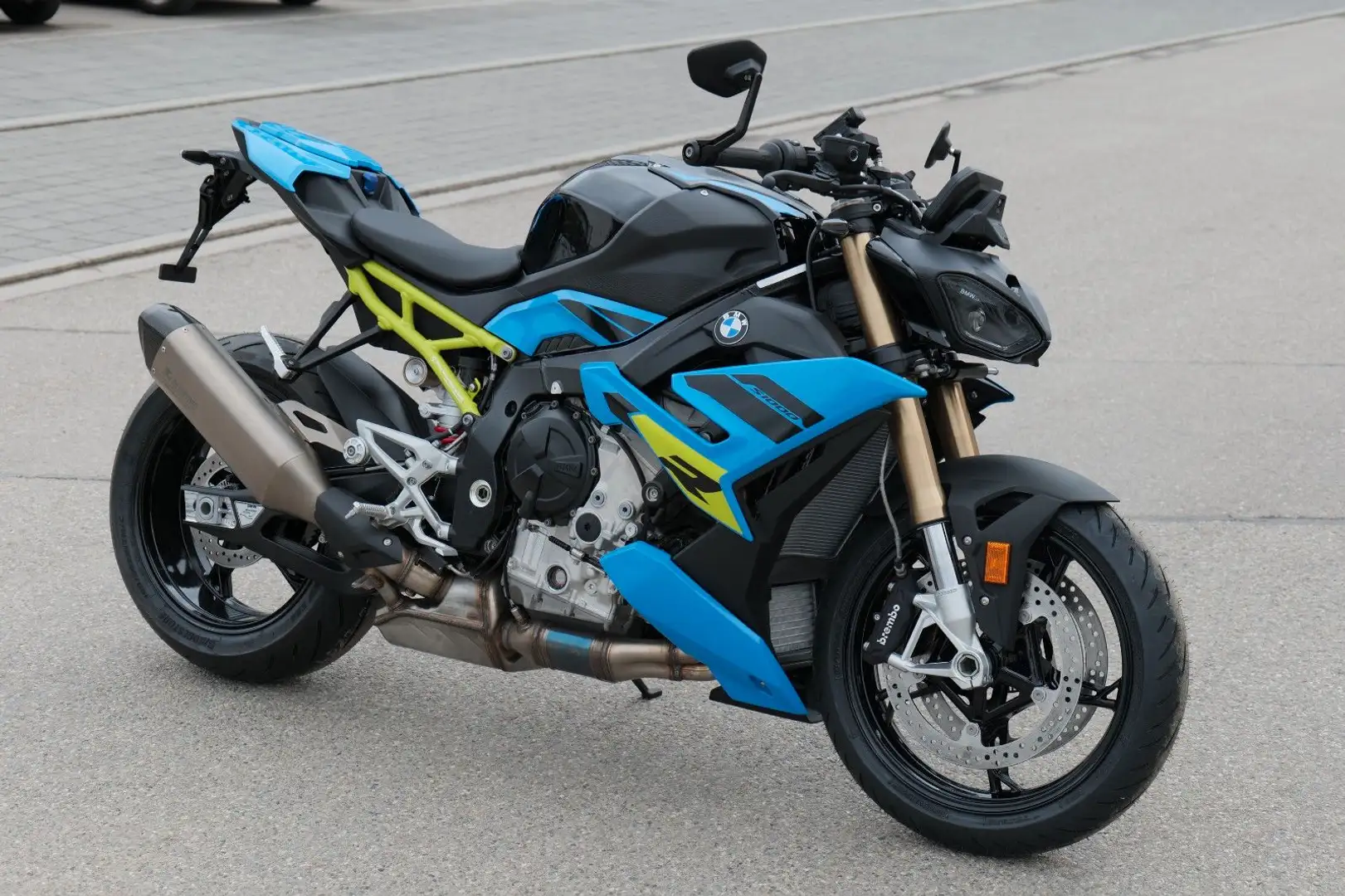 BMW S 1000 R in Bluefire/Mugiallo Yellow Albastru - 2