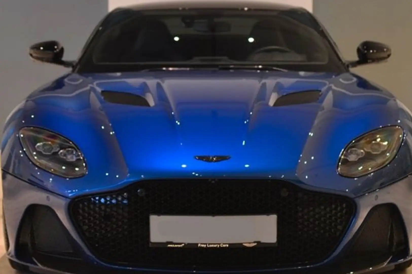 Aston Martin DBS Superleggera Blau - 2
