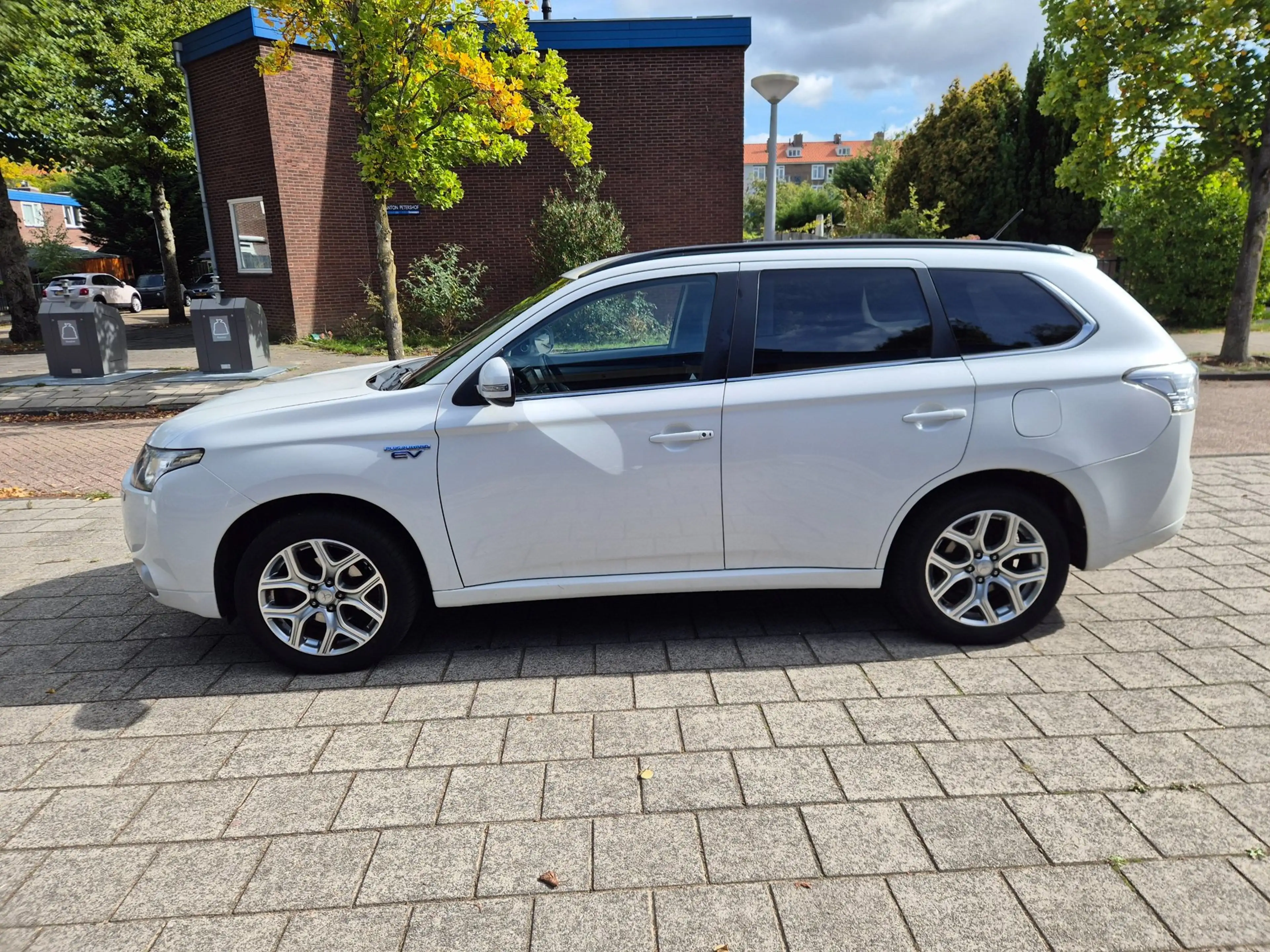 Mitsubishi Outlander 2.0 PHEV instyle+ — photo 12