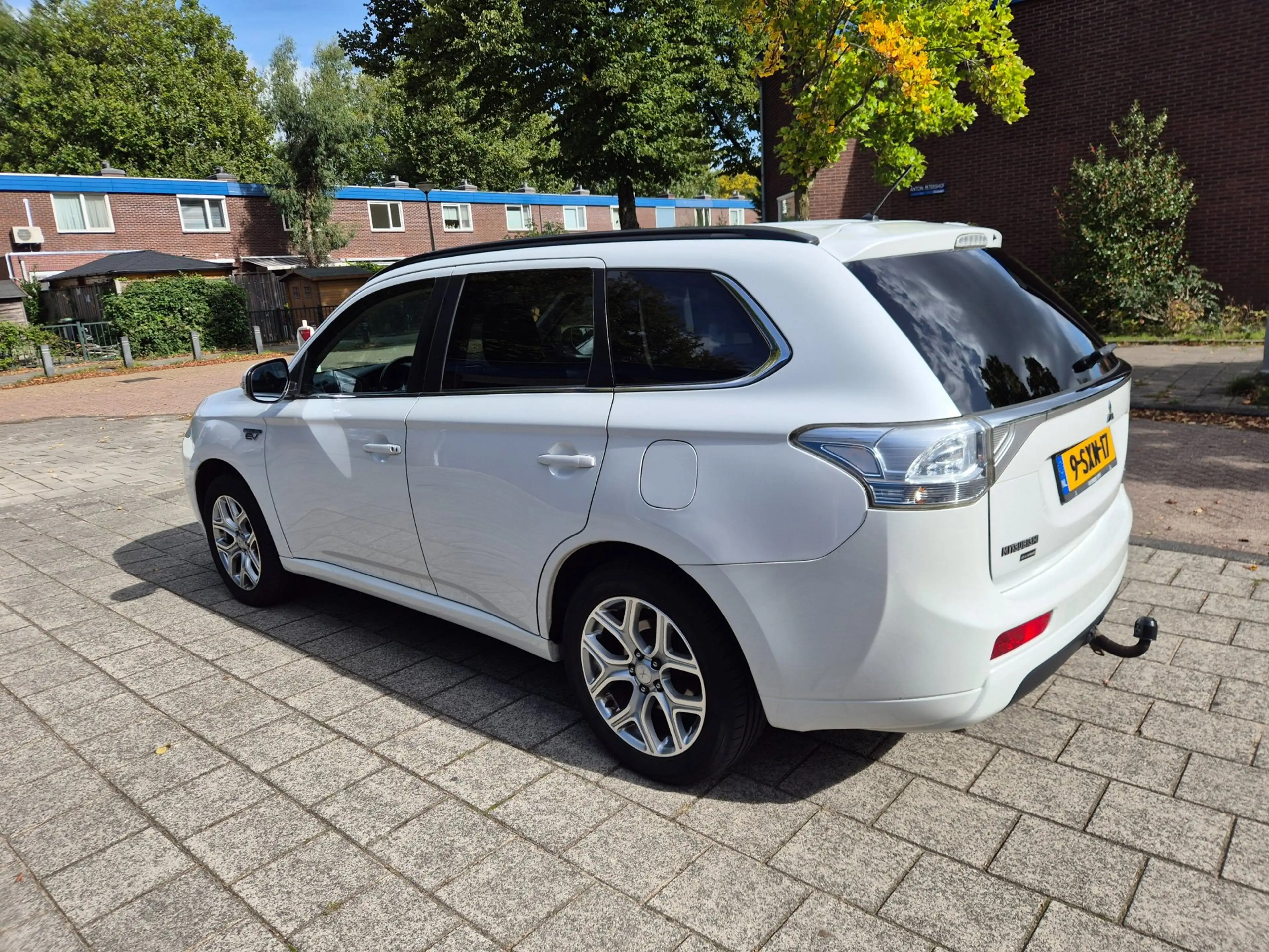 Mitsubishi Outlander 2.0 PHEV instyle+ — photo 11
