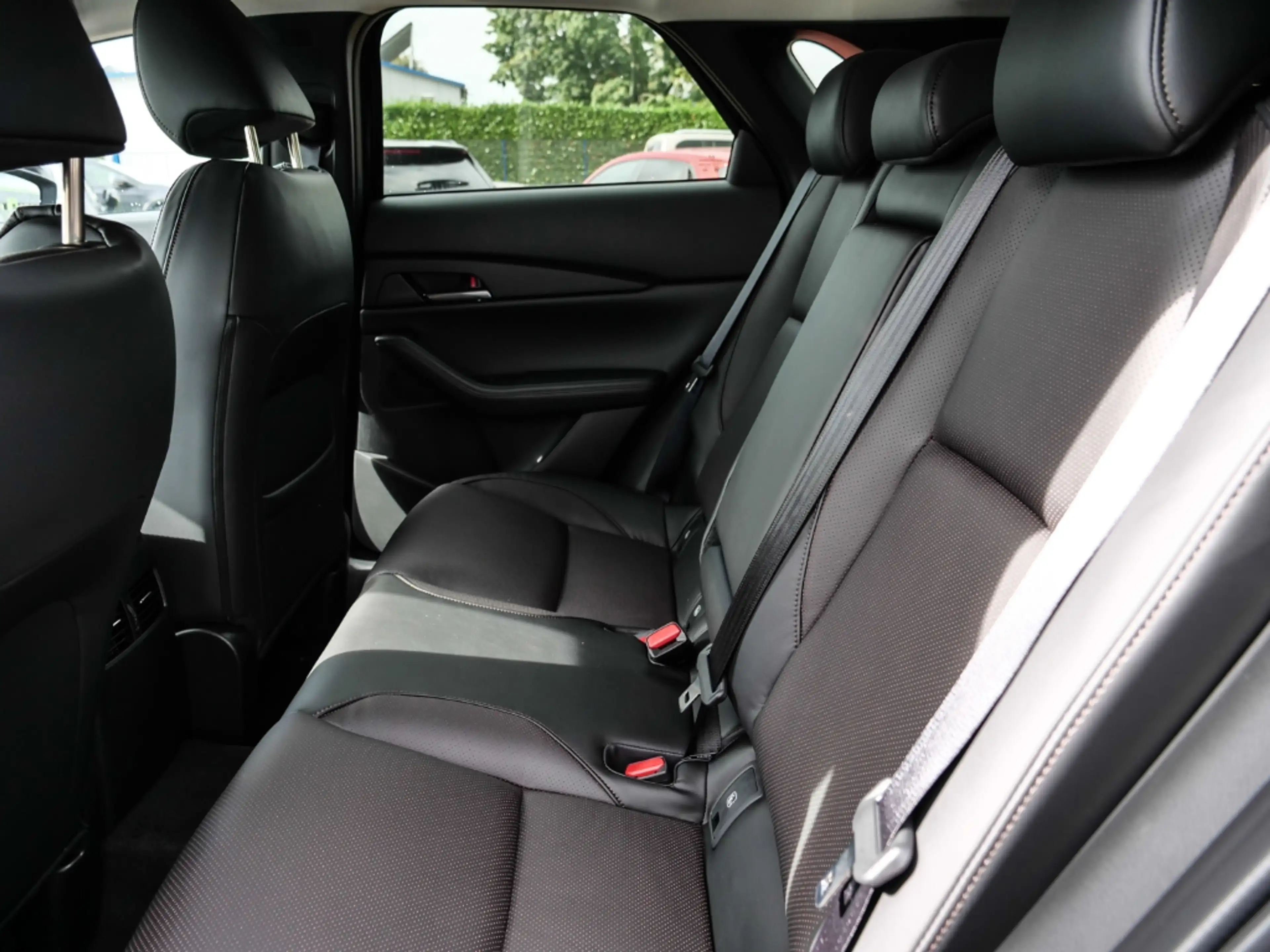 Mazda CX-30 2027 Homura Plus 2.5L e-SKYACTIV-G 140PS 6AT FWD — photo 10
