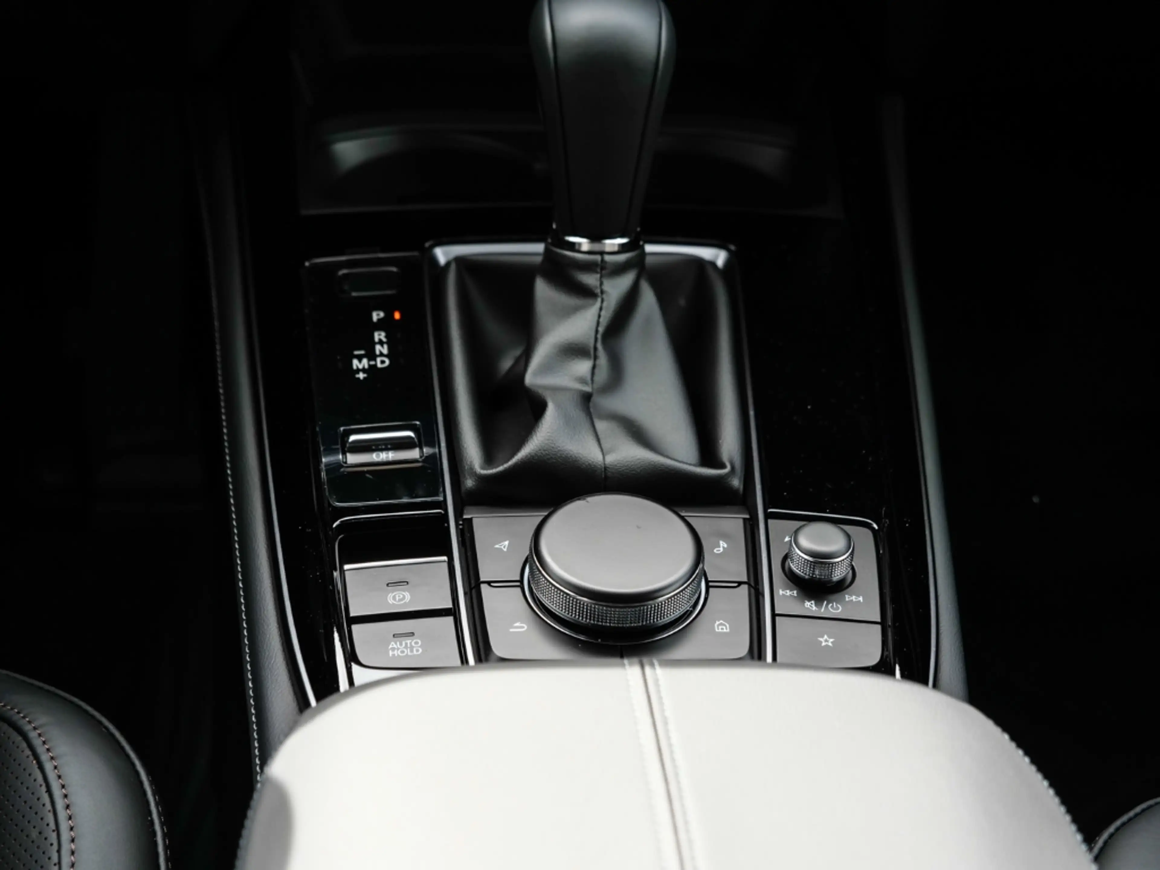 Mazda CX-30 2027 Homura Plus 2.5L e-SKYACTIV-G 140PS 6AT FWD — photo 14