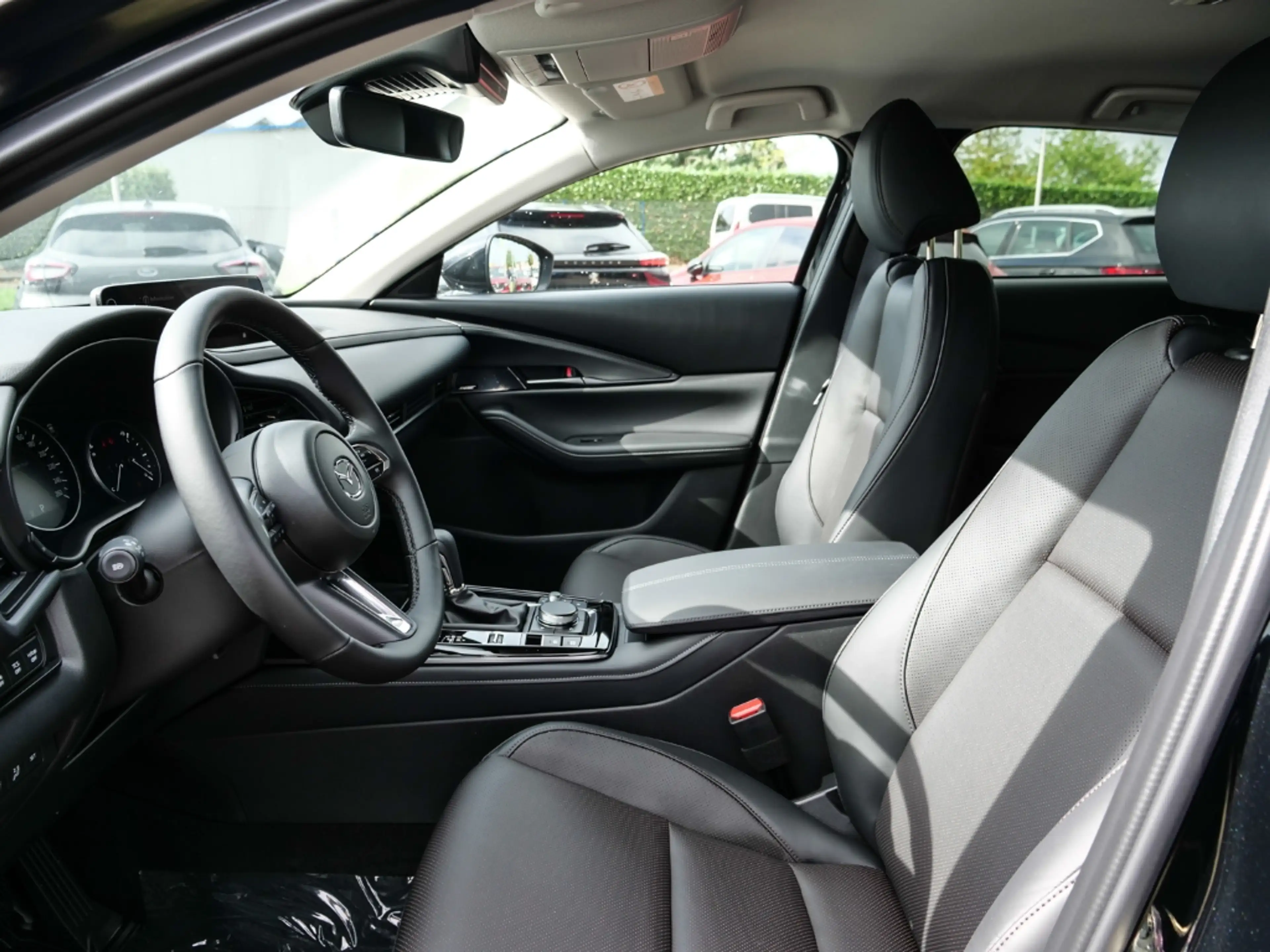 Mazda CX-30 2027 Homura Plus 2.5L e-SKYACTIV-G 140PS 6AT FWD — photo 8