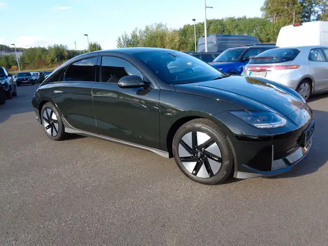 Hyundai Ioniq view 3