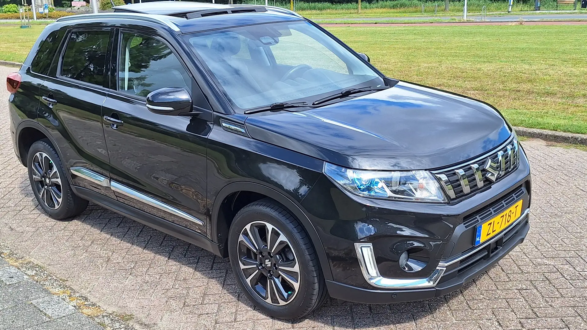Suzuki Vitara 1.4 Boosterjet 140 PK Stijl Automaat NED. AUTO Zwart - 1