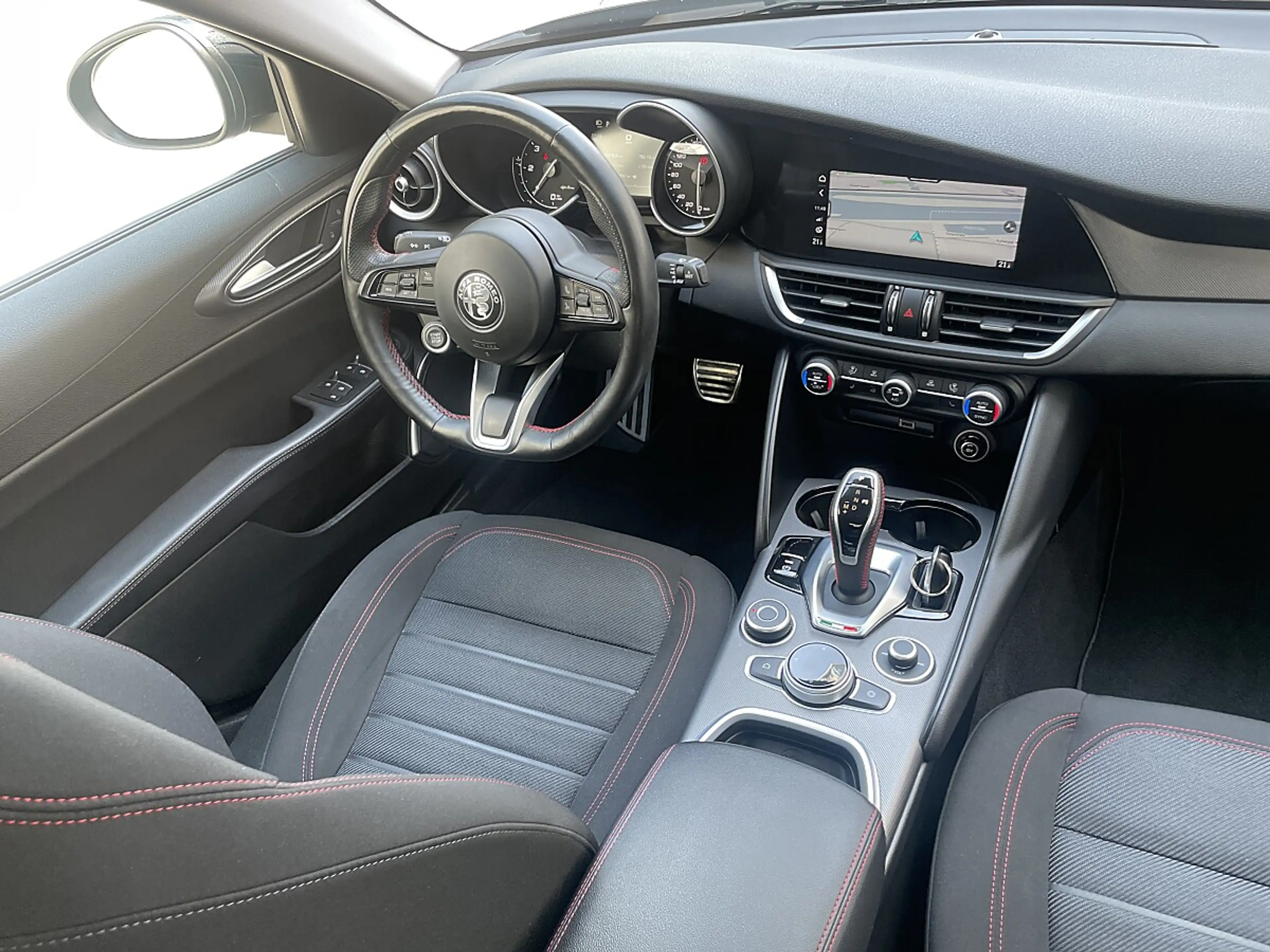 Alfa Romeo Giulia Magnifica 2,2 160 ATX RWD * ERSTBESITZ * GARANT... — photo 7
