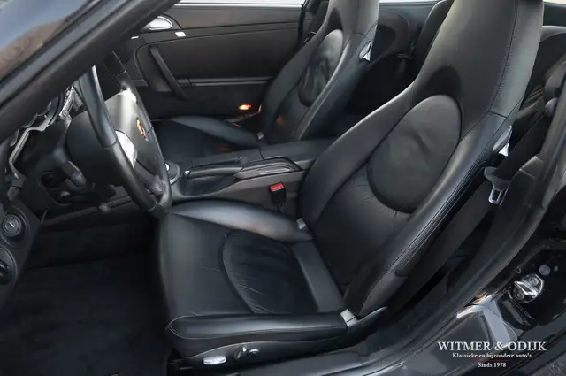 Porsche 911 view 5