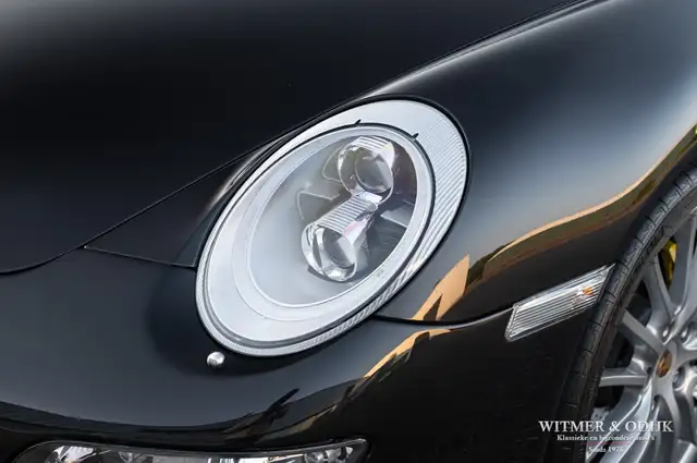 Porsche 911 view 14