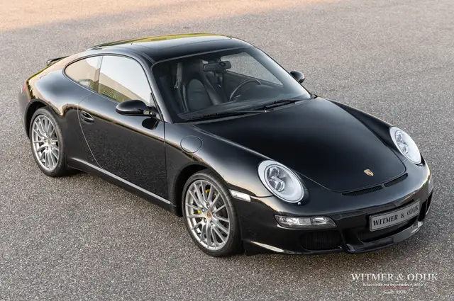 Porsche 911 view 7