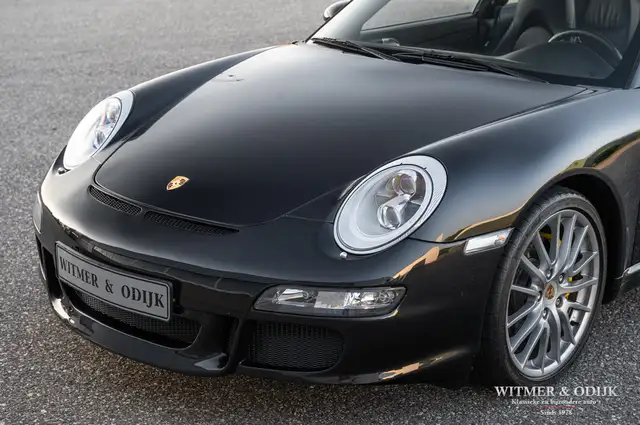 Porsche 911 view 11