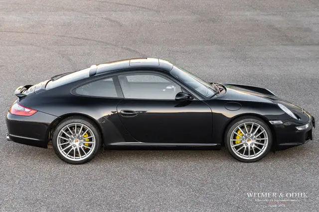 Porsche 911 view 2