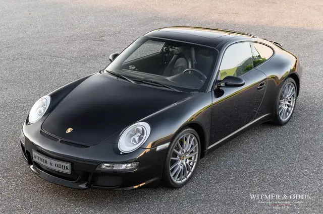 Porsche 911 view 9