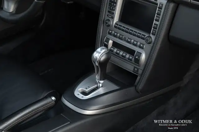 Porsche 911 view 15