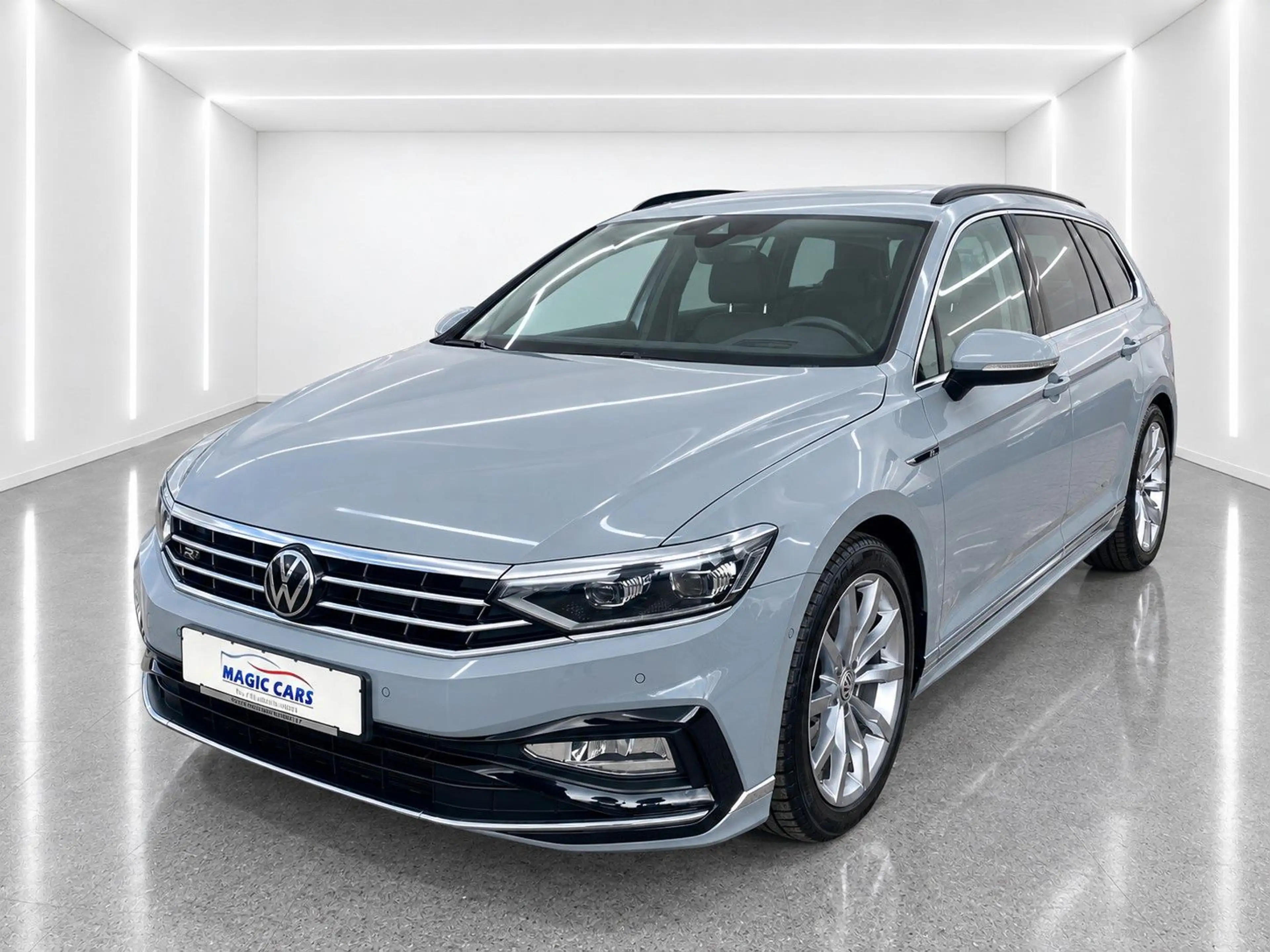 Volkswagen Passat Variant 1.5 TSI DSG OPF R-LINE — photo 7