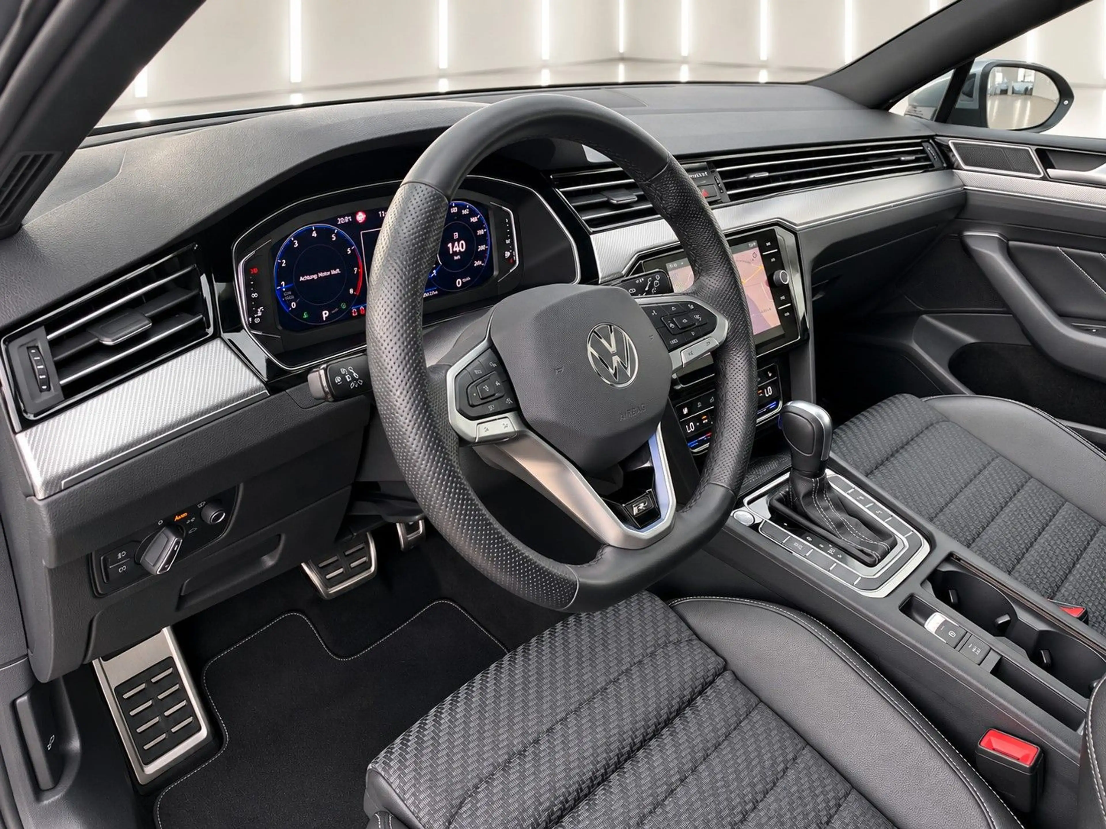 Volkswagen Passat Variant 1.5 TSI DSG OPF R-LINE — photo 2