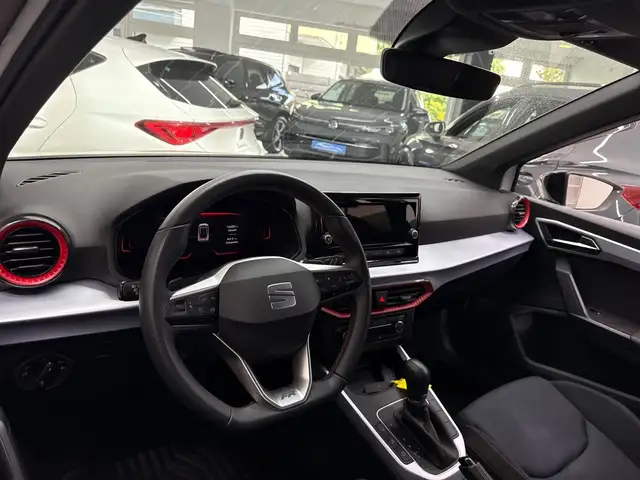 SEAT Arona view 3