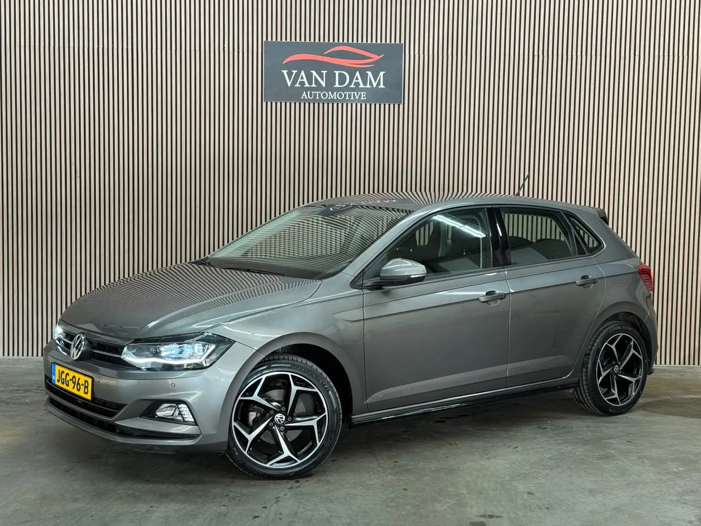 Volkswagen Polo 1.6 TDI R-Line 2020 DSG LED CAR-PLAY CLIMA BLUETOO Gris - 1