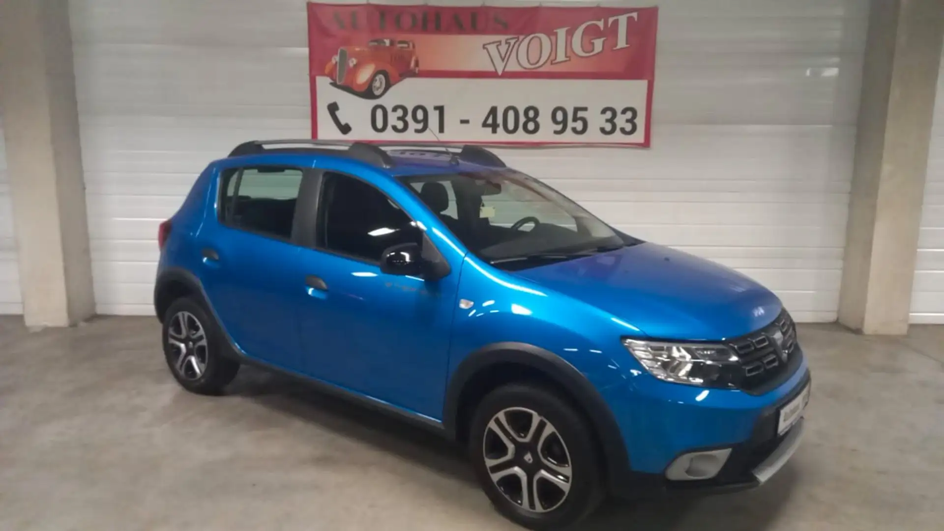 Dacia Sandero II Stepway Celebration Blau - 2