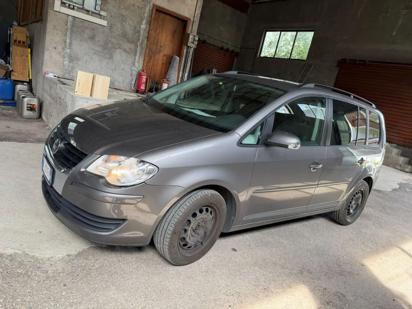 Volkswagen Touran Touran Highline 1,4 B!Tüv!PERFEKT 7SITZE EURO5! Grau - 1