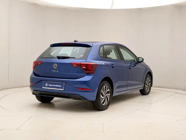 Volkswagen Polo view 4