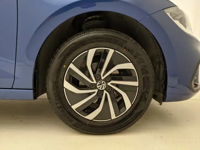 Volkswagen Polo view 9