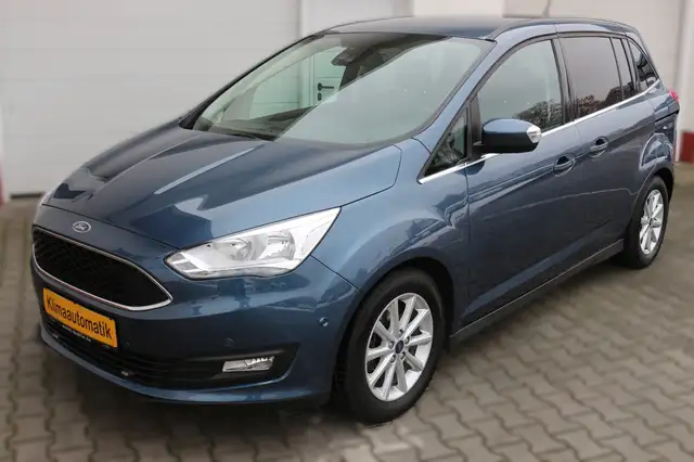 Ford Grand C-Max Titanium mit AHK und Winterpaket