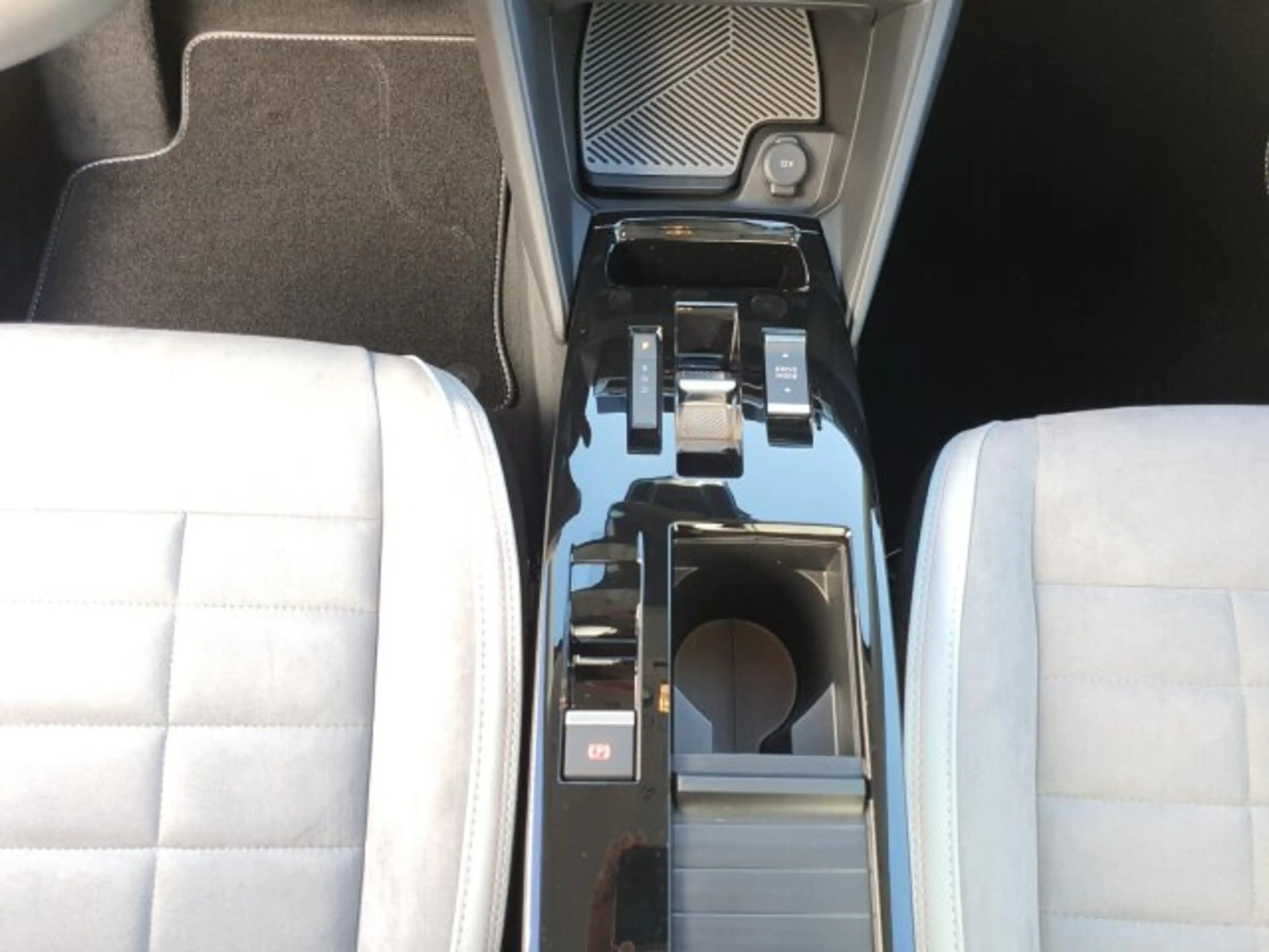 Citroen C4 X C4 X MAX 145 BAR +360°Kamera+ACC+Massage+ — photo 13