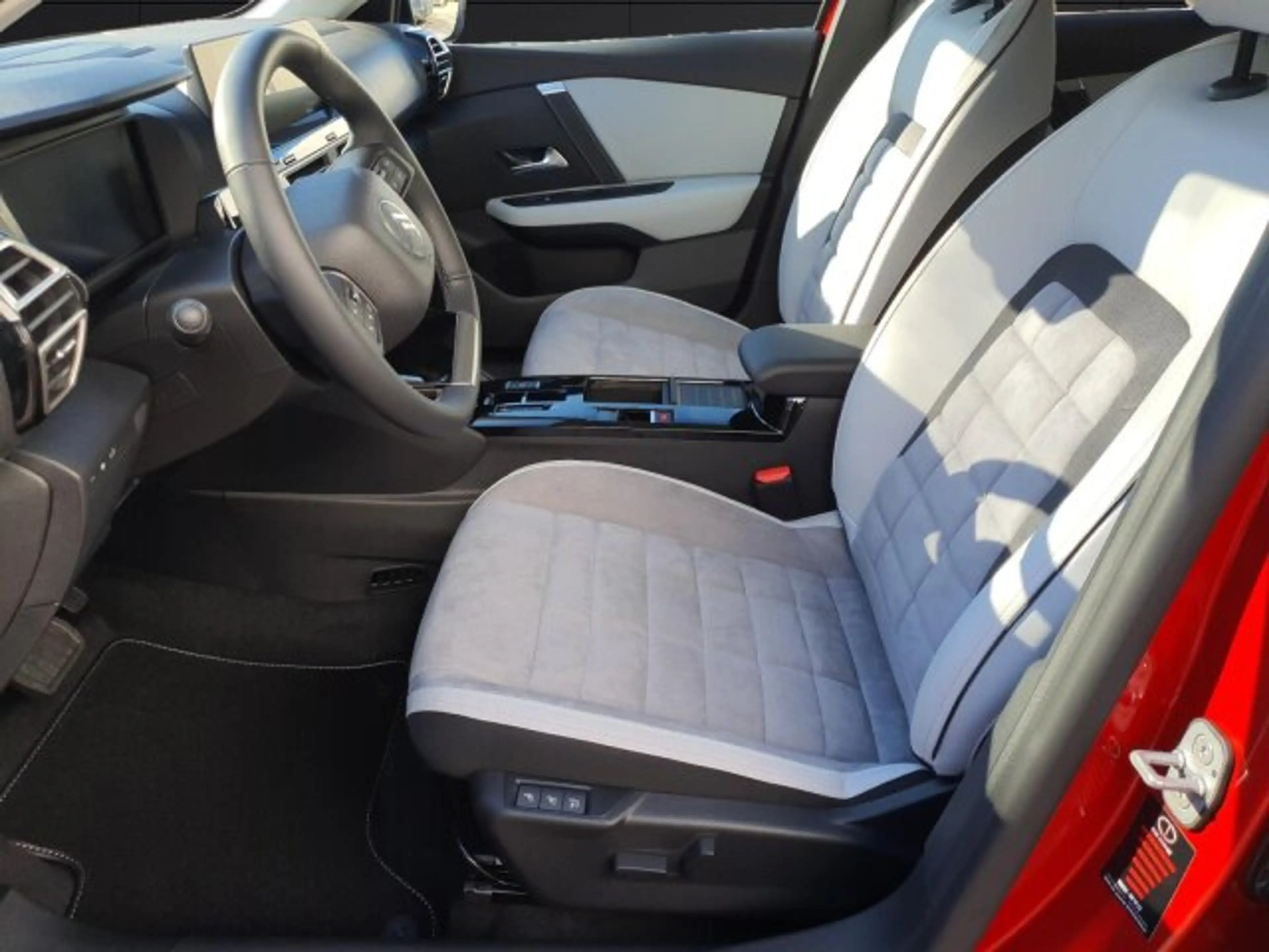 Citroen C4 X C4 X MAX 145 BAR +360°Kamera+ACC+Massage+ — photo 8