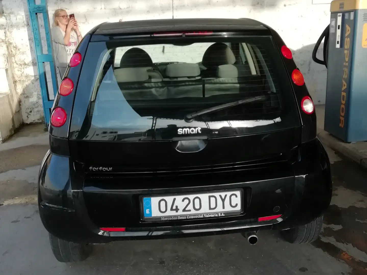 smart forFour Černá - 2