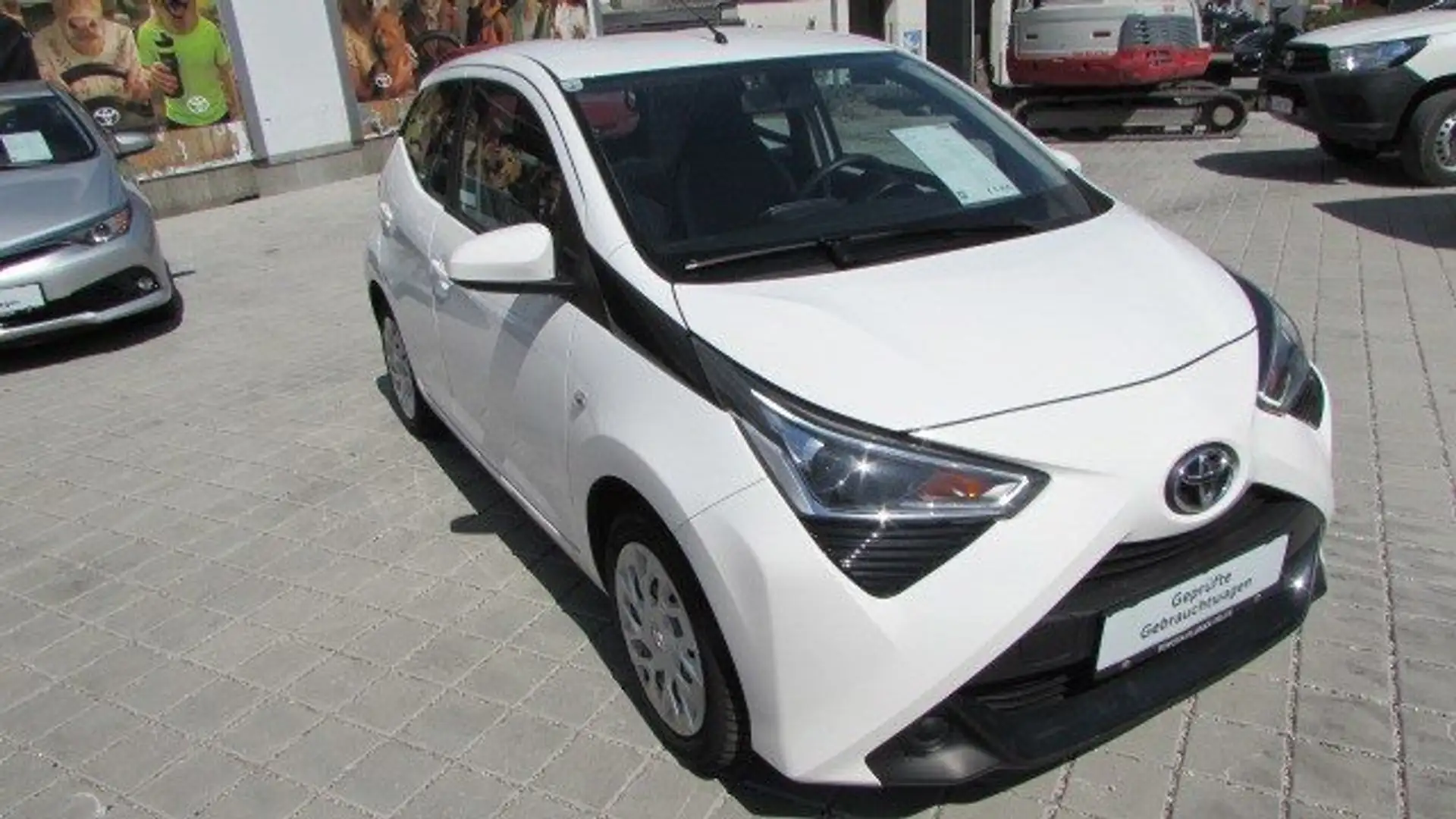 Toyota Aygo X -play 1,0 VVT-i Weiß - 1