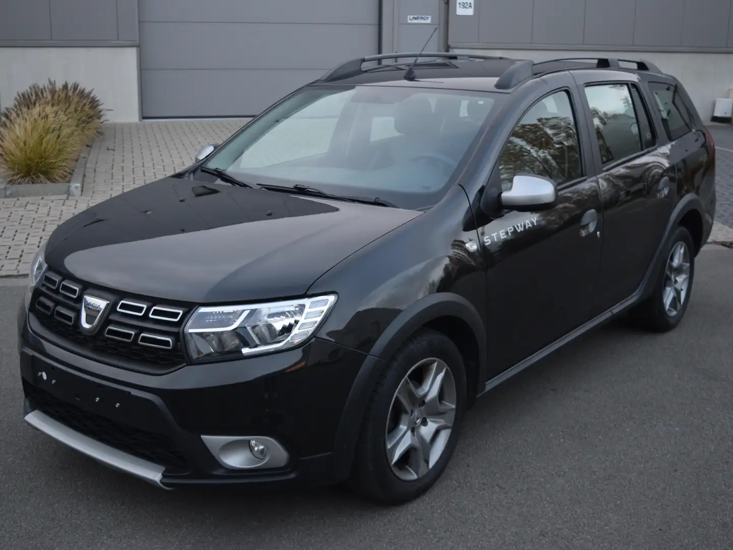Dacia Logan MCV Stepway 0.9 TCe Noir - 1