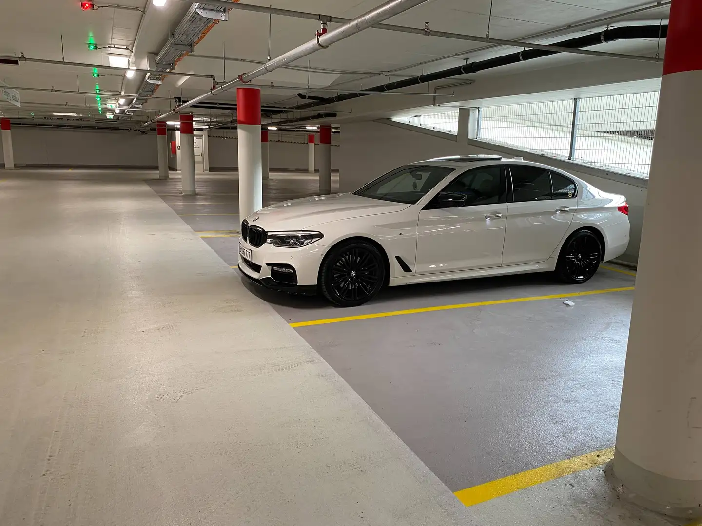 BMW 530 530i Aut. M-Packet Werk Aus Weiß - 1
