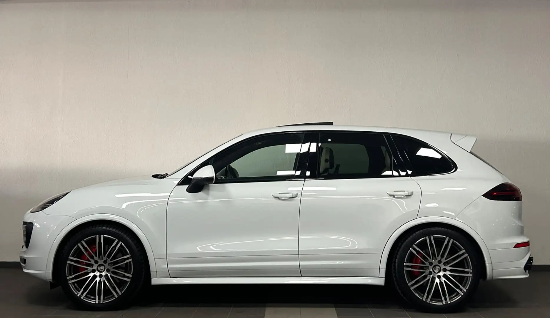 Porsche Cayenne Turbo | Sport Design - LED - Panorama! Weiß - 2