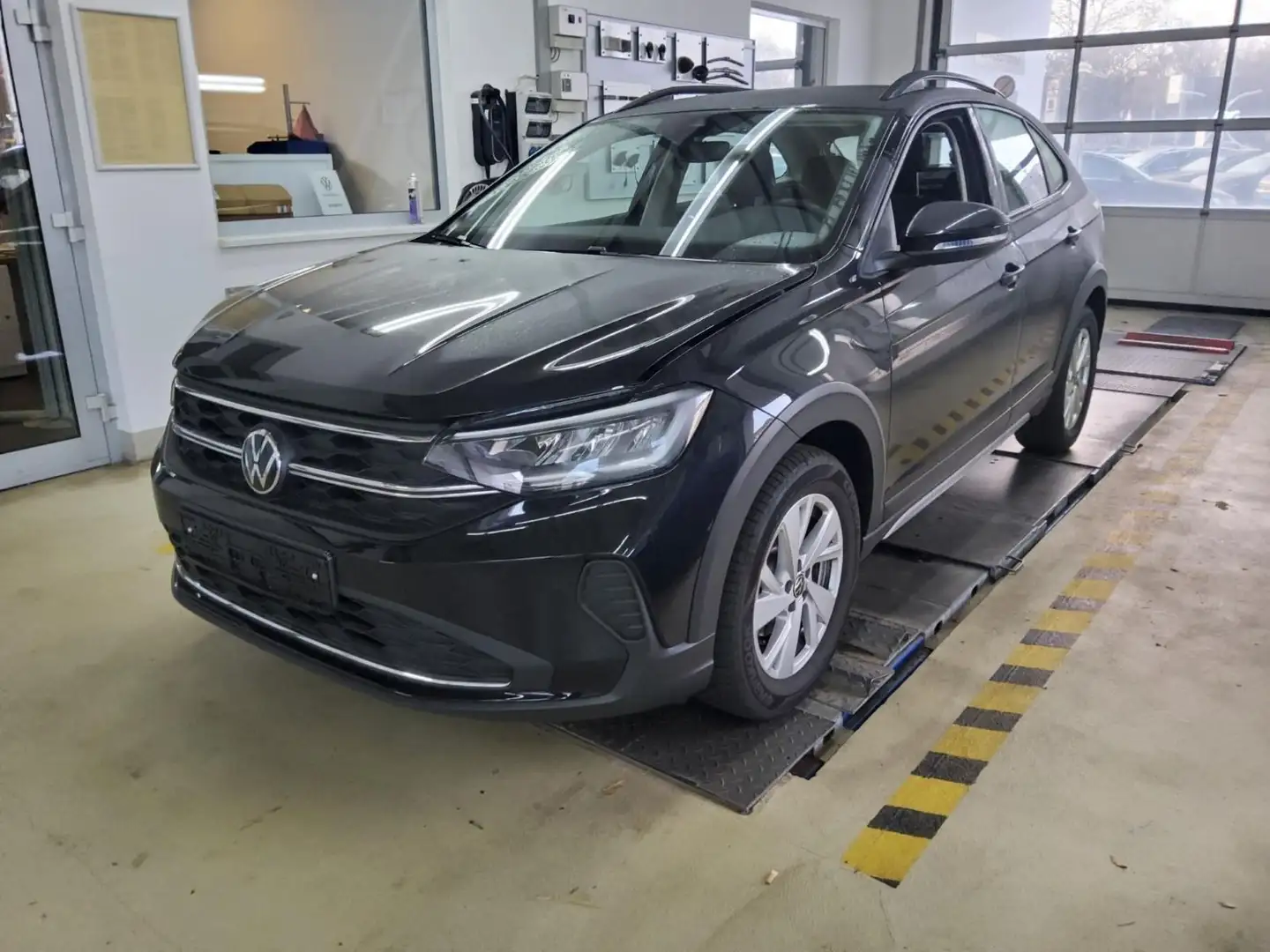 Volkswagen Taigo 1.0 TSI Life*LED*CarPlay*Navi* Schwarz - 2