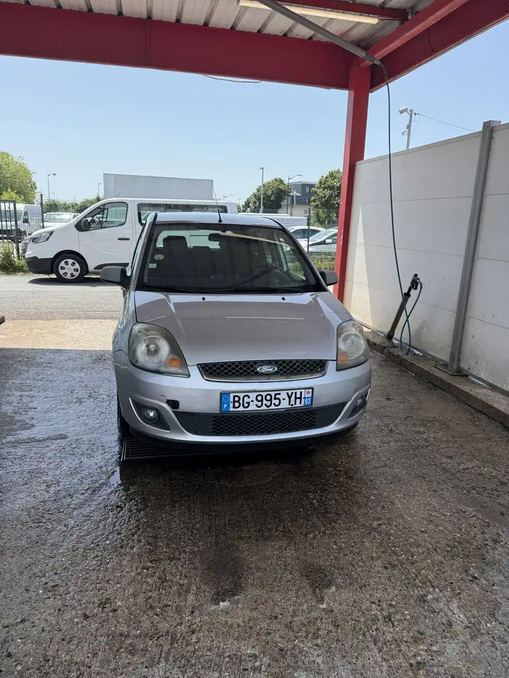 Ford Fiesta Futura 2