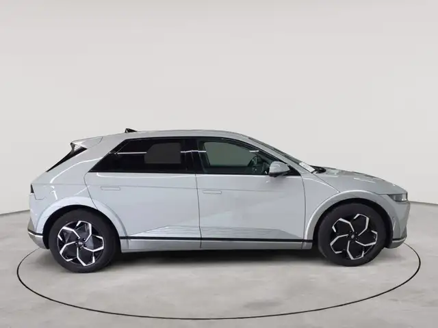 Hyundai IONIQ view 3