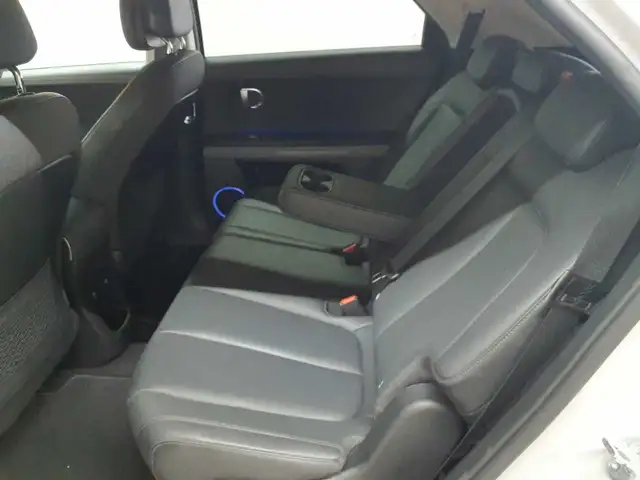 Hyundai IONIQ view 14