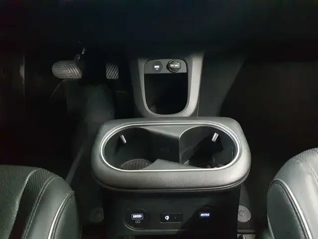 Hyundai IONIQ view 10