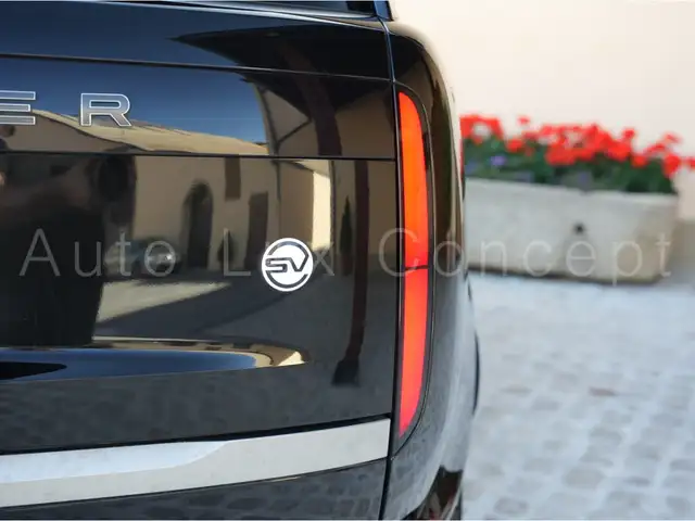 Land Rover Range Rover view 11