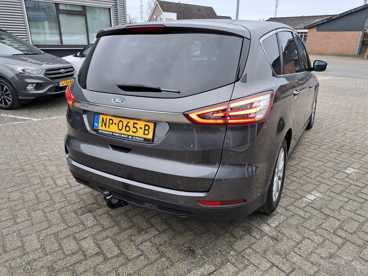 Ford S-Max 1.5 Titanium 7 persoons Grau - 2
