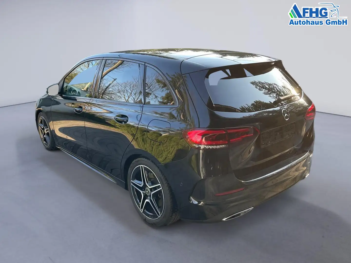 Mercedes-Benz B 250 AMG Line 4Matic 165 kW (224 PS), Autom. 7-Gang,... Schwarz - 2