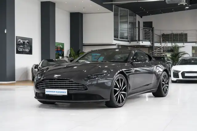 Aston Martin DB11 V8 Coupe*TECHNOLOGY PACK.*20"LM*1 HAND*
