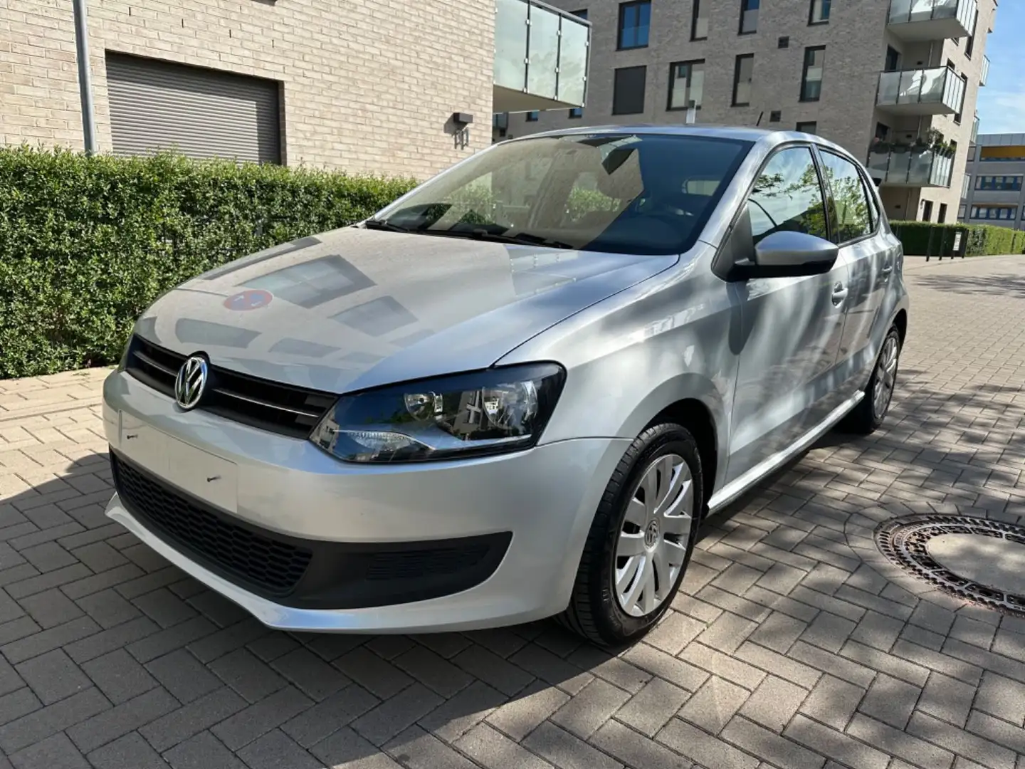 Volkswagen Polo V Trendline Gris - 1